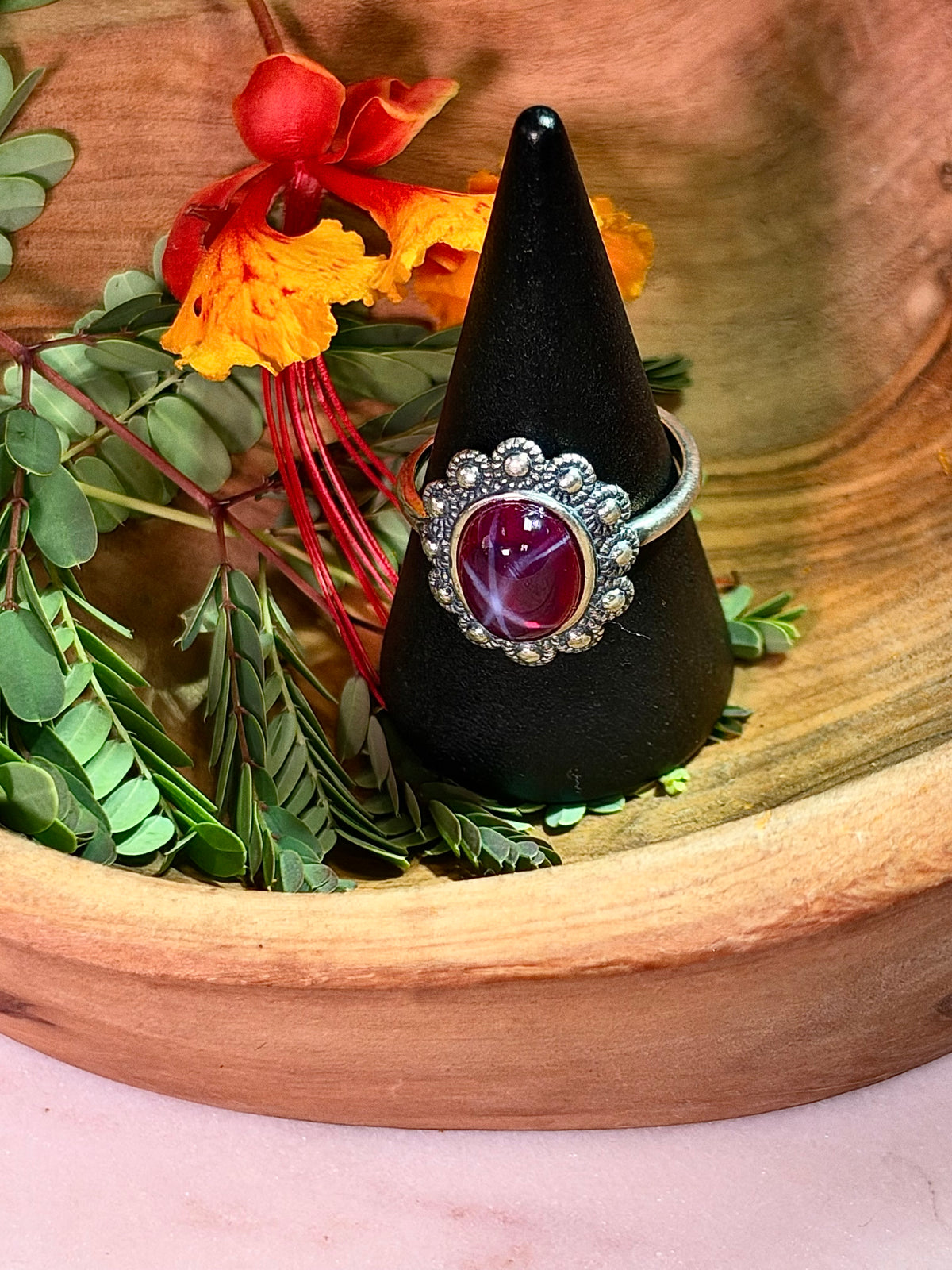 Star Ruby Pendant Ring UV Reactive - E