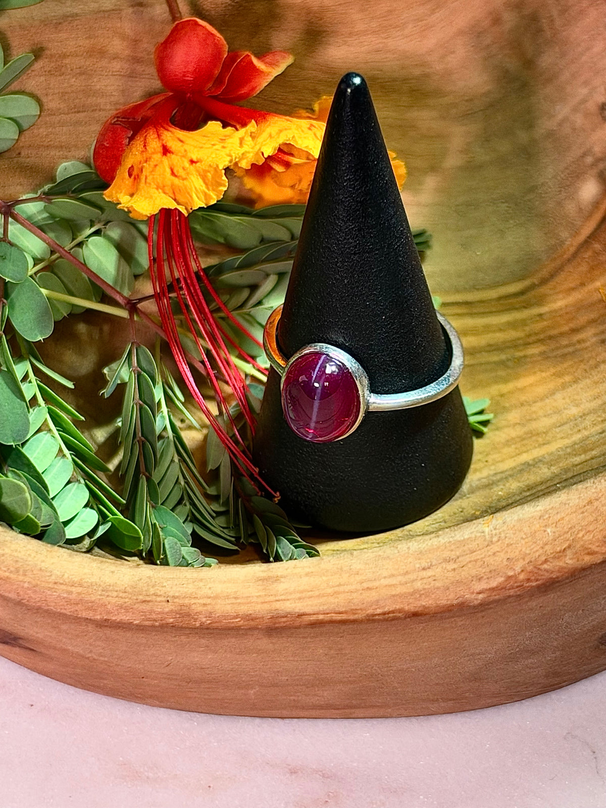 Star Ruby Pendant Ring UV Reactive - C