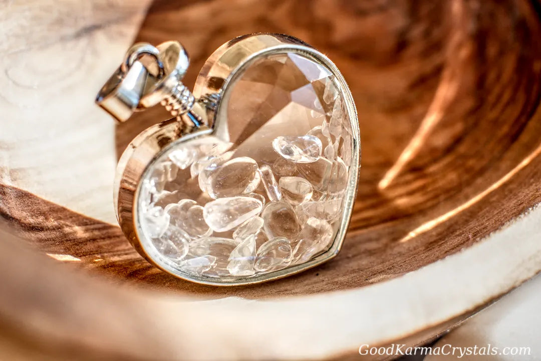 CLEAR QUARTZ HEART CHIP PEN image 0