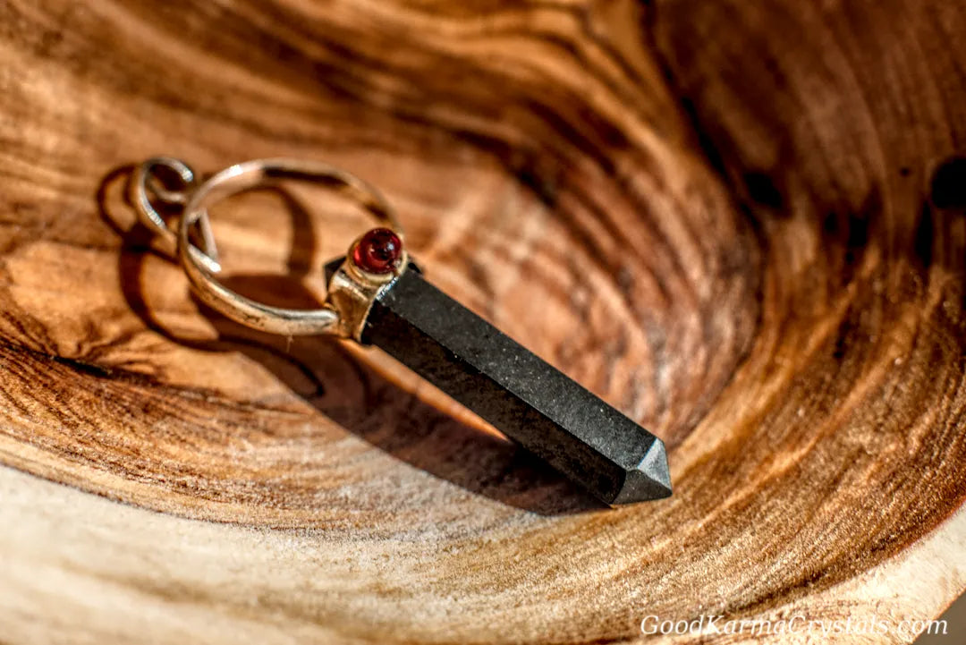 SHUNGITE / GARNET PENDENT image 0
