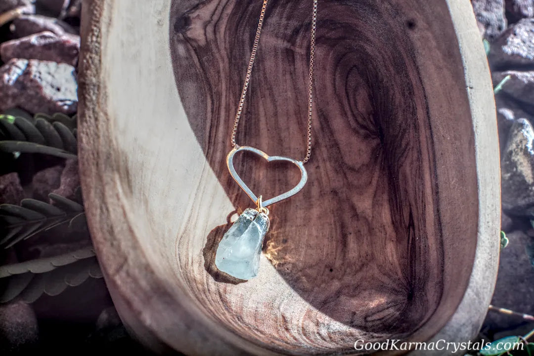 RAW AQUAMARINE HEART image 0