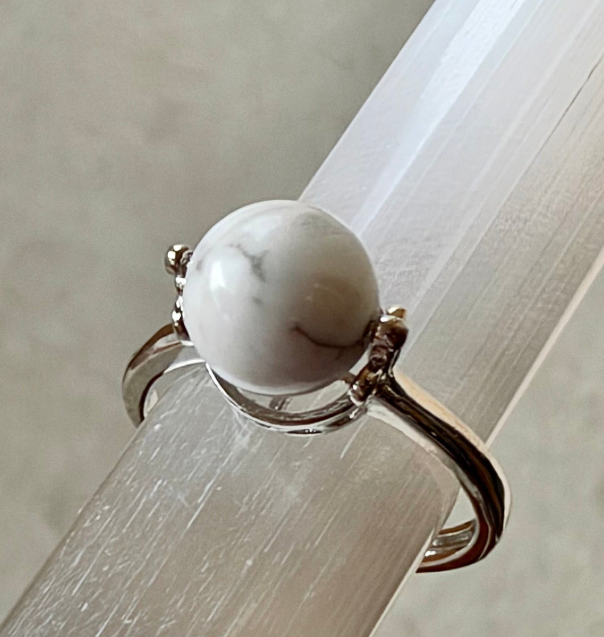 Howlite - Silver Ring