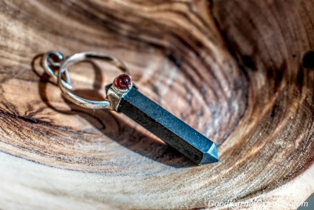 Shungite & Garnet -Pendant